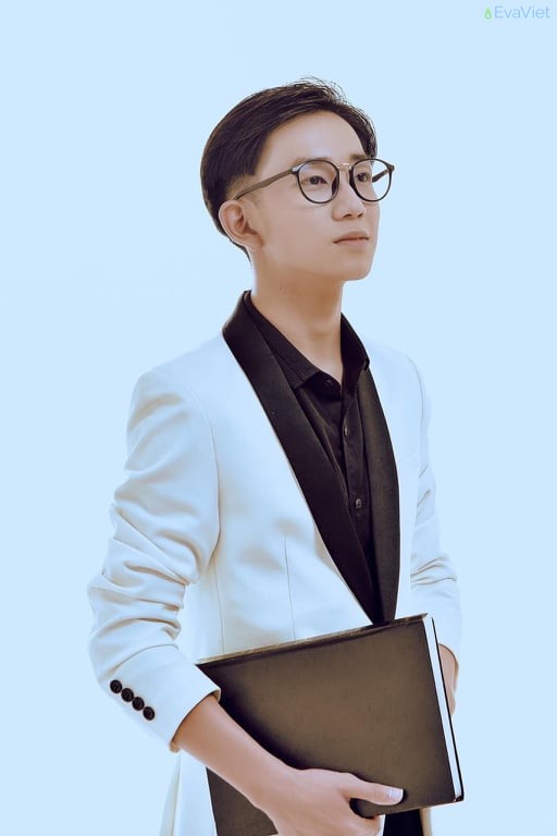 Vẻ ngoài thư sinh của Diễn Viên Trần Trương Vĩnh