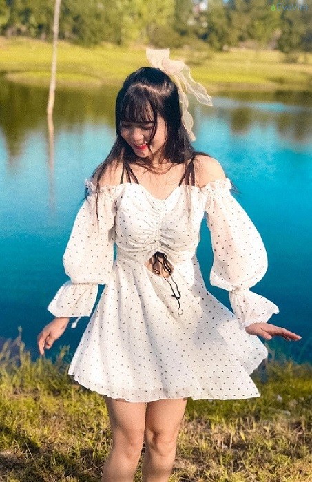 Nét thơ ngây toát lên từ nụ cười của nữ diễn viên trẻ
