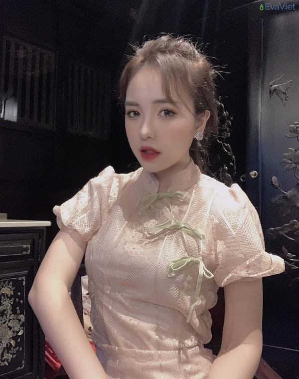 Nhan sắc "vạn người mê" của cô nàng hot girl Vân Min