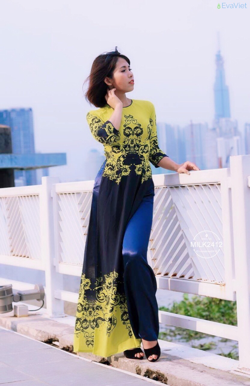 Nàng thơ Huyền Mi thướt tha trong bộ áo dài