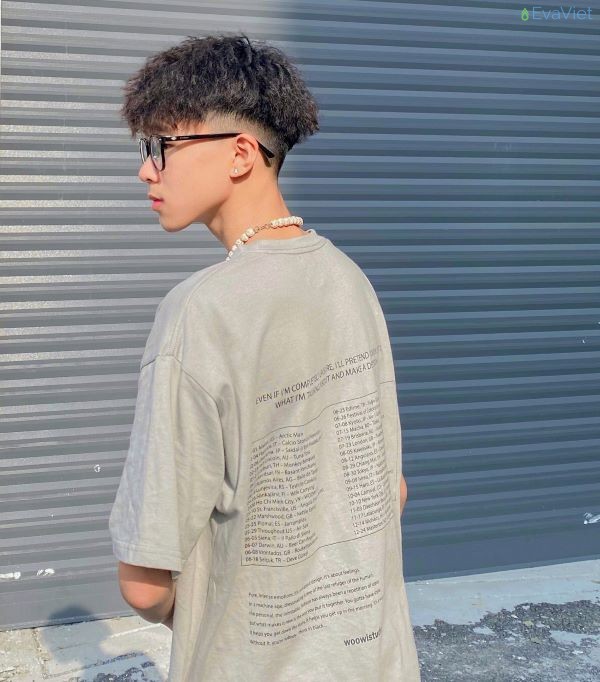Minh Đức làm mẫu ảnh cho nhiều local brand cho thời trang giới trẻ