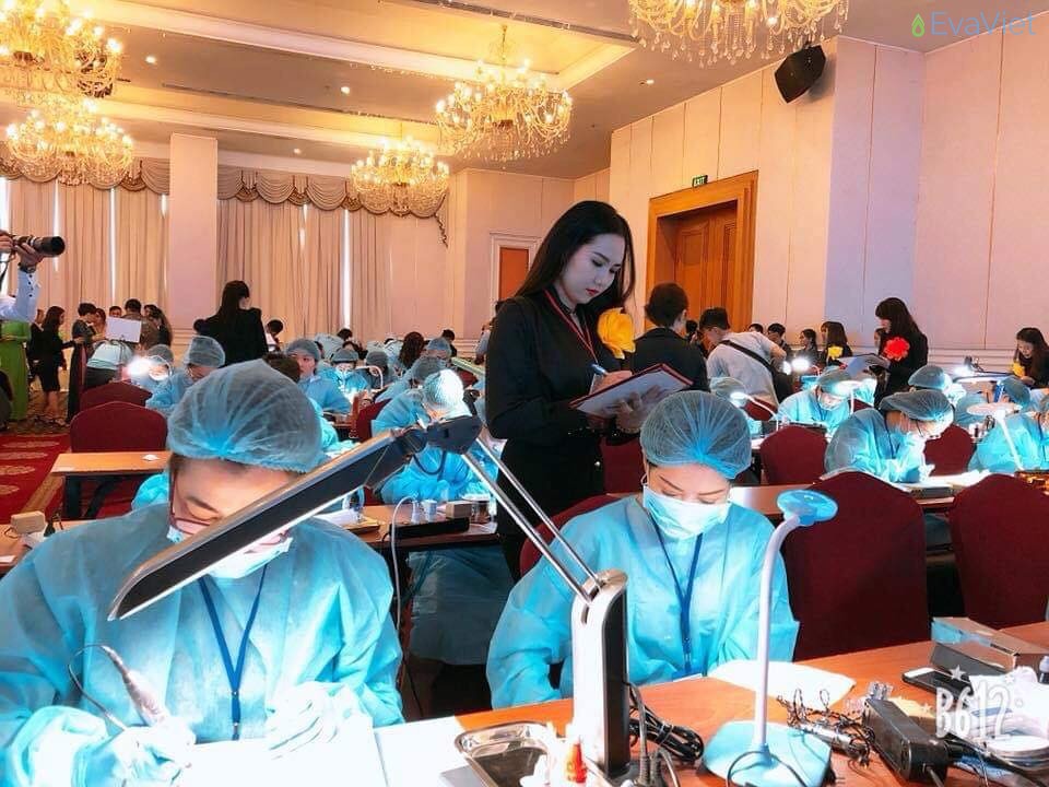 Nàng giảng viên trẻ với ngọn lửa yêu nghề đầy cháy bỏng