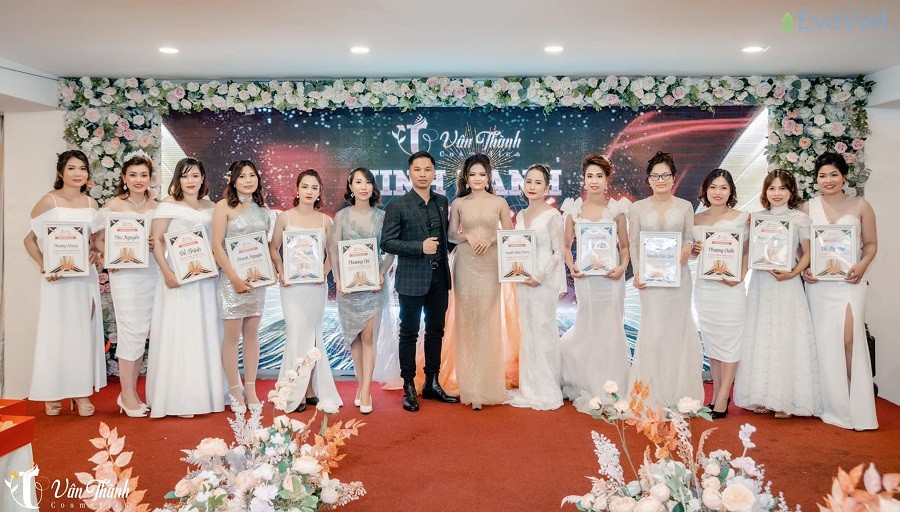 Các "Doanh nhân xuất săc 2020" được vinh danh trong đêm tiệc