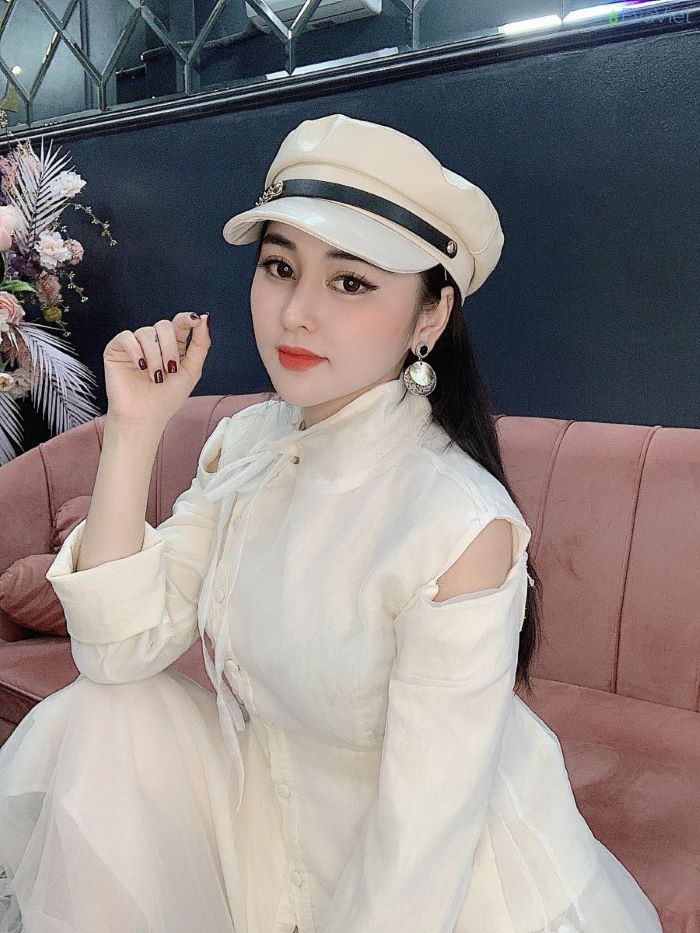 Nhan sắc xinh đẹp của cô chủ Mai Chúc Lê tài năng