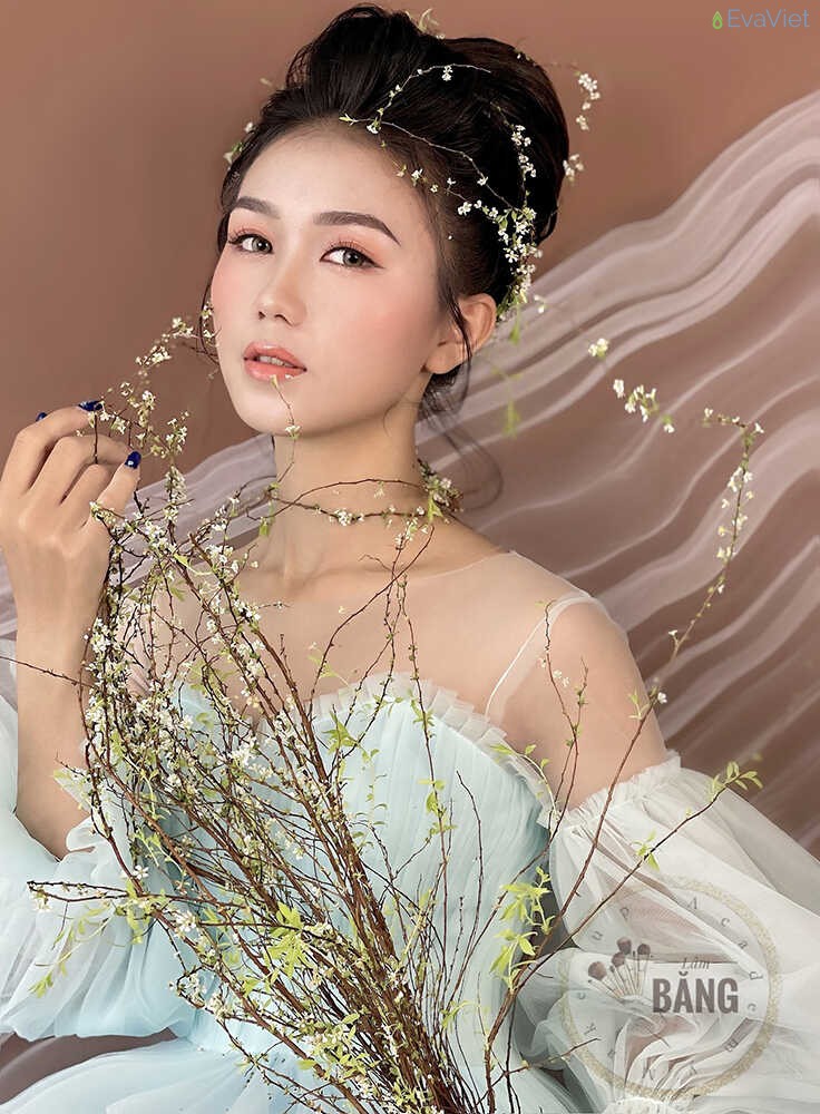 Nổi bật với ưu điểm là phong cách Makeup trong trẻo, tự nhiên