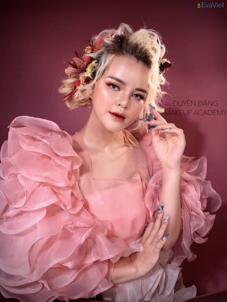 Duyên Đặng Academy được mệnh danh là trung tâm đào tạo học viên uy tín số 1 tại Đồng Nai