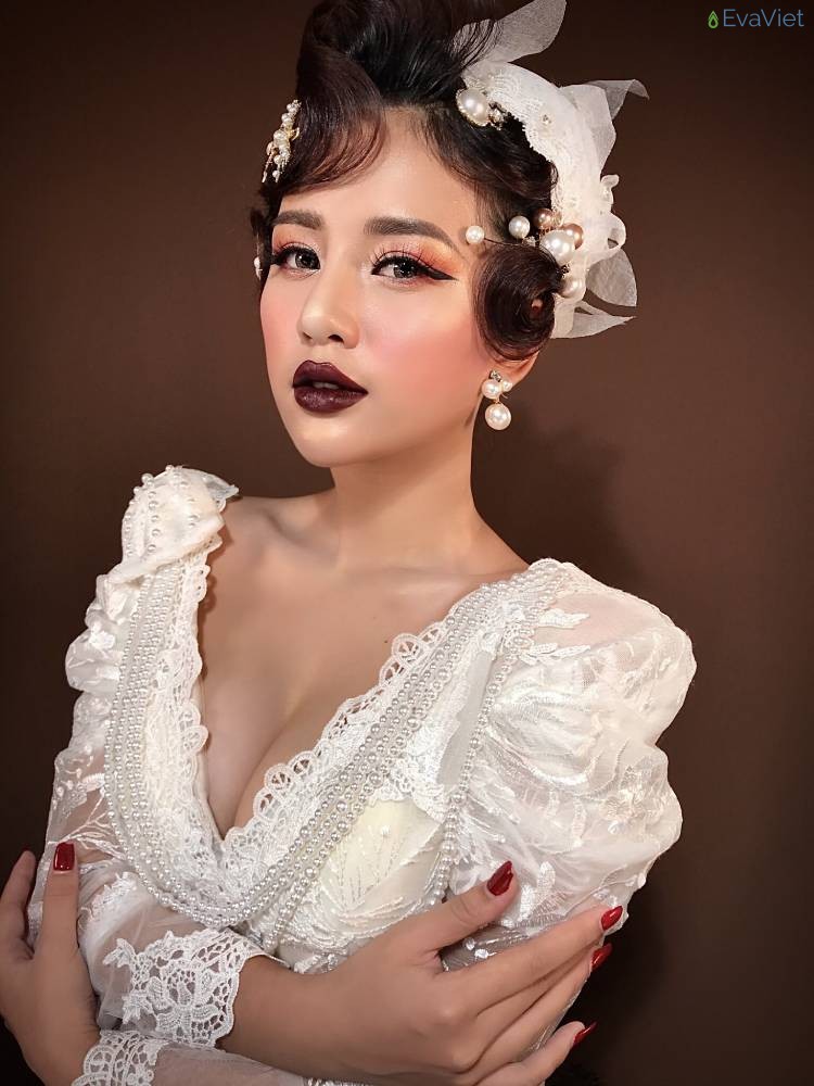 Thương hiệu Duyên Đặng Academy là một thương hiệu nổi tiếng luôn đi đầu trong mọi Layout Makeup