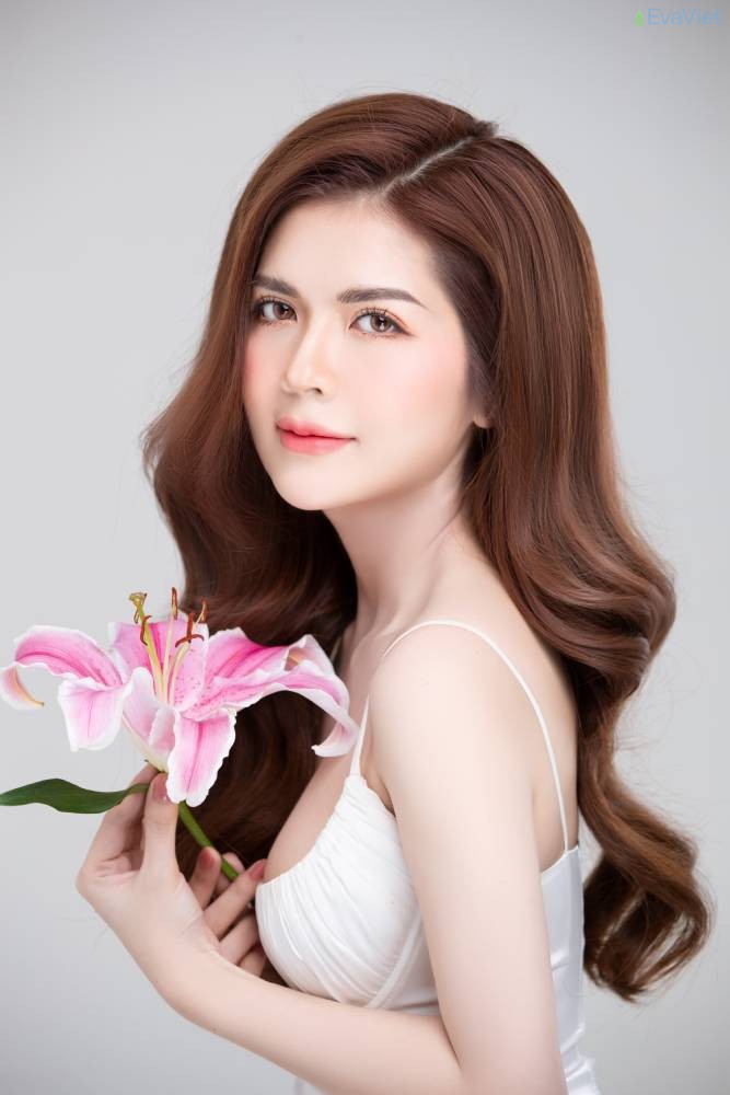 Chân dung nữ CEO tài năng Minh Thư