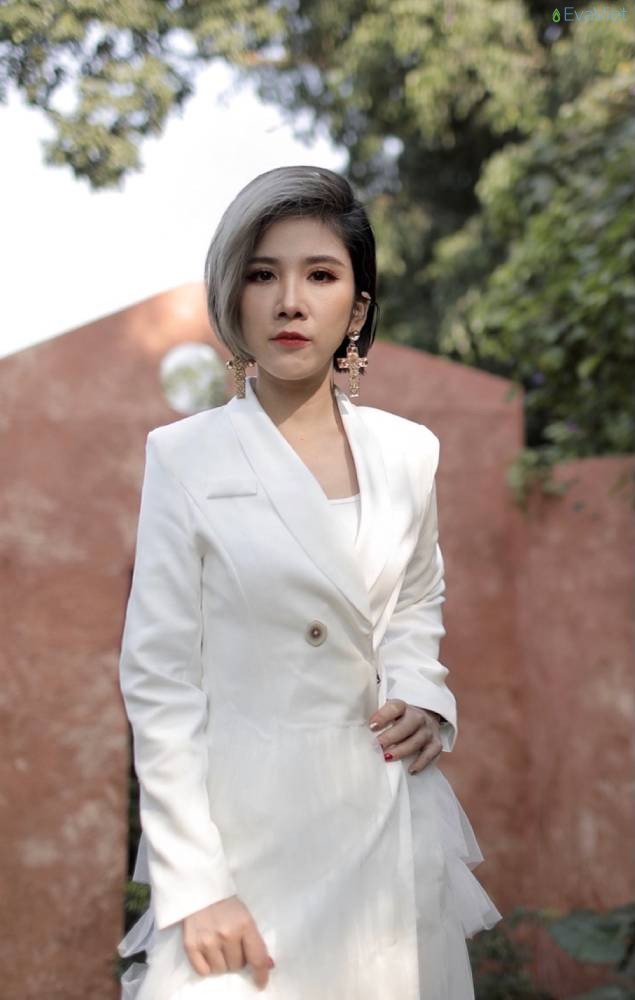 Ngoại hình khả ái của CEO Hana