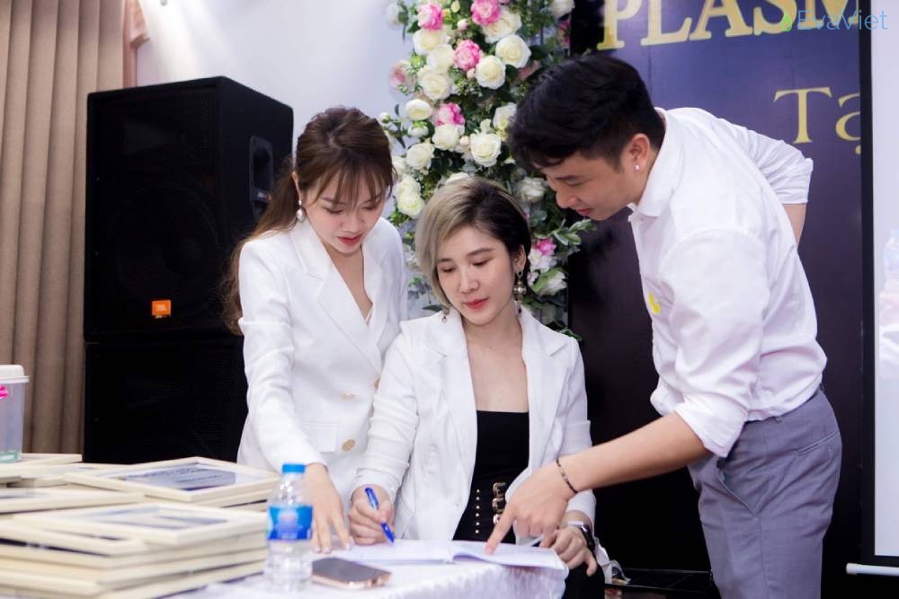 Tận tâm, tận lực với khách hàng