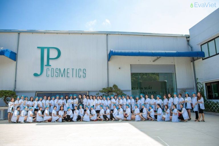 Hình ảnh đội ngũ nhân lực của Công ty mỹ phẩm JP Cosmetics