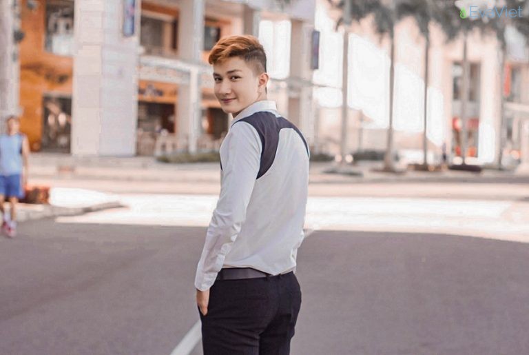 Hot boy 9X sở hữu vẻ ngoài thu hút