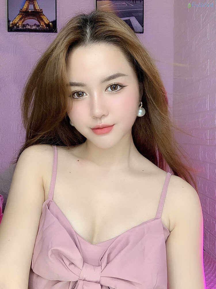 Chân dung cô gái Chi Phạm
