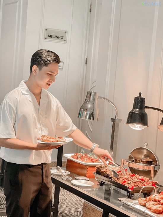 Nguyễn Tuấn Minh sở hữu vẻ đẹp ưa nhìn