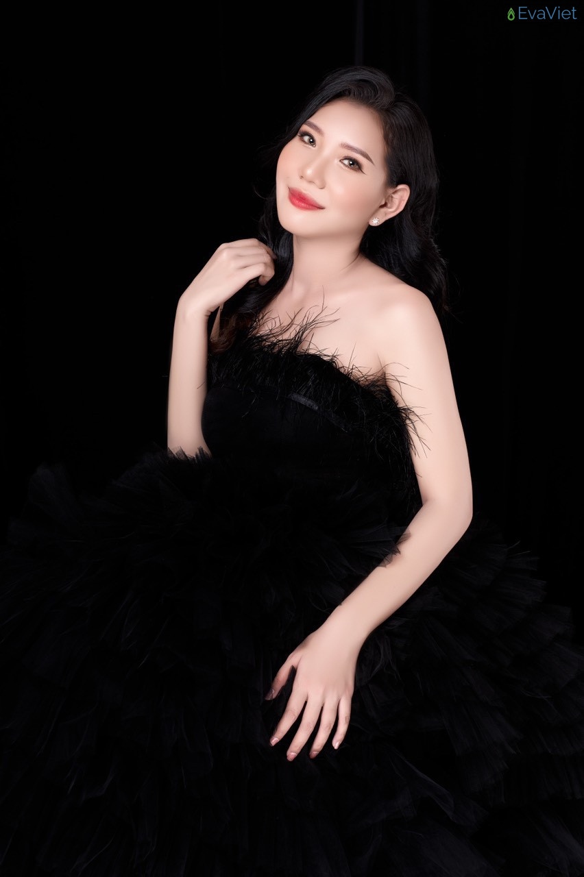 Người điều hành xinh đẹp của công ty TNHH MTV Phương Bình