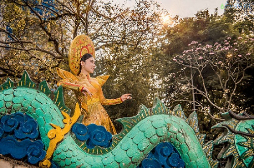 “Nữ tướng” trên thương trường, “Nàng thơ” trên đấu trường nhan sắc