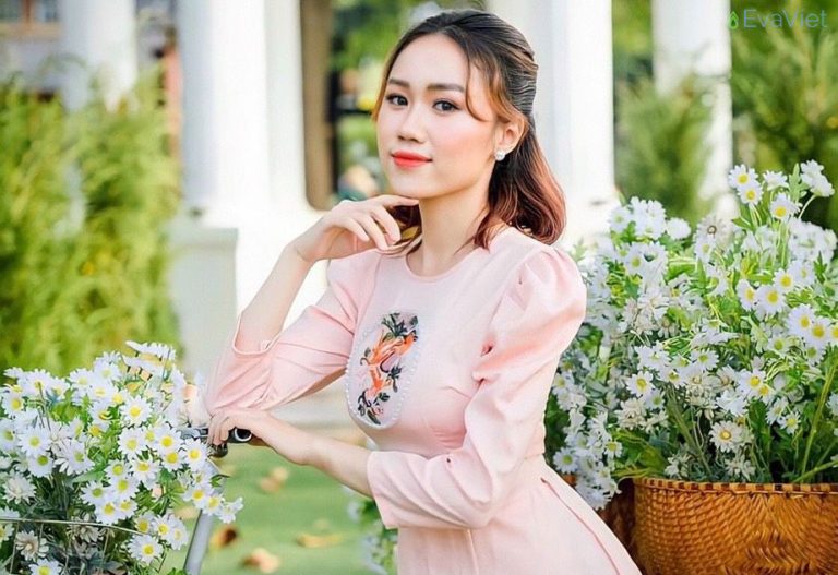 Model Thiên Thảo – Bóng hồng đa tài của đất Gia Lai